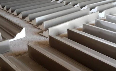 grc線條與eps線條在生產(chǎn)工藝與安裝工藝上有何不同？